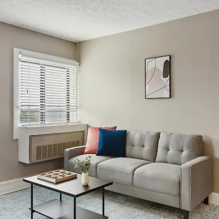 River West 504 I Cozy & Spacious 1Bd Apt I Pool